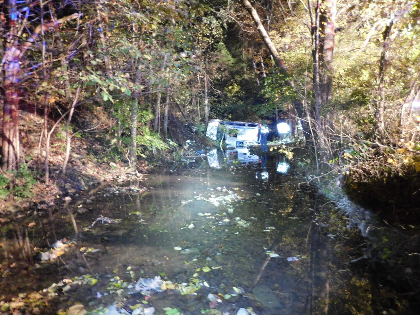 One juvenile injured in Jefferson City rollover crash Tuesday